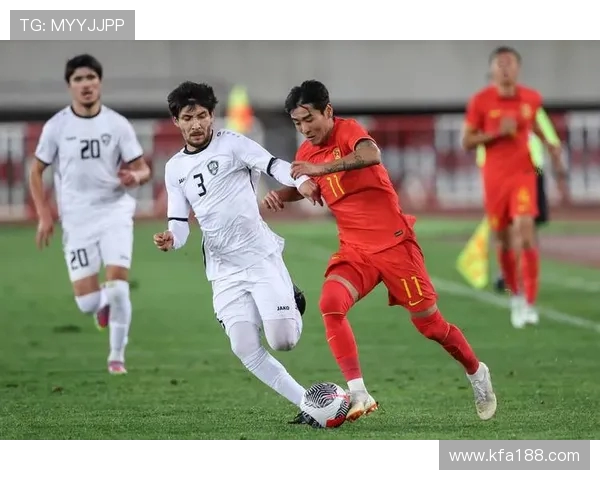 2013年中国足球队与伊朗队激战回顾及比赛精彩瞬间分析