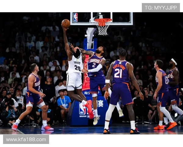 2018年NBA雷霆与篮网激战回顾球星表现与比赛亮点分析