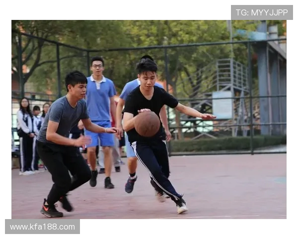 勇士与骑士对决精彩回顾四月六日的篮球盛宴不容错过 勇士与骑士对决精彩回顾四月六日的篮球盛宴不容错过