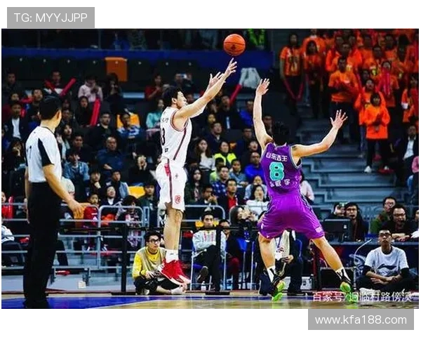 周鹏：从篮球场上的传奇到生活中的榜样，激励年轻一代的奋斗精神与坚持信念